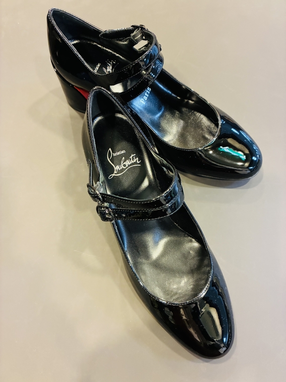 履きはじめにオススメ修理[christian louboutin]